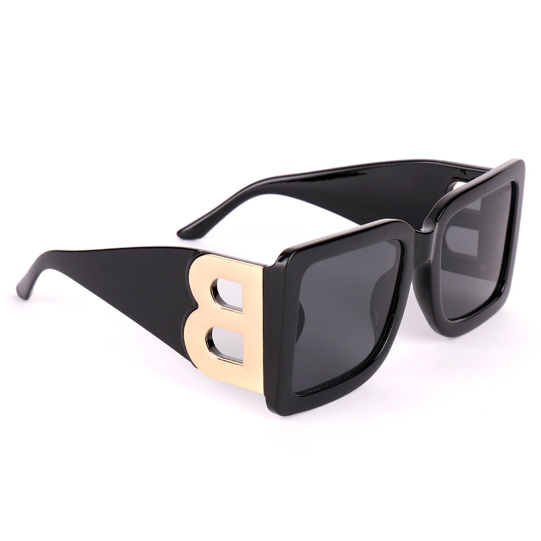 Burberry Square Frame Black And Gold Logo Designed Sunglasses - Obeezi.com